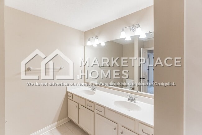 Building Photo - 2572 Milano Dr