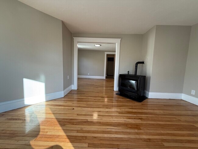 Building Photo - 11 Eureka St