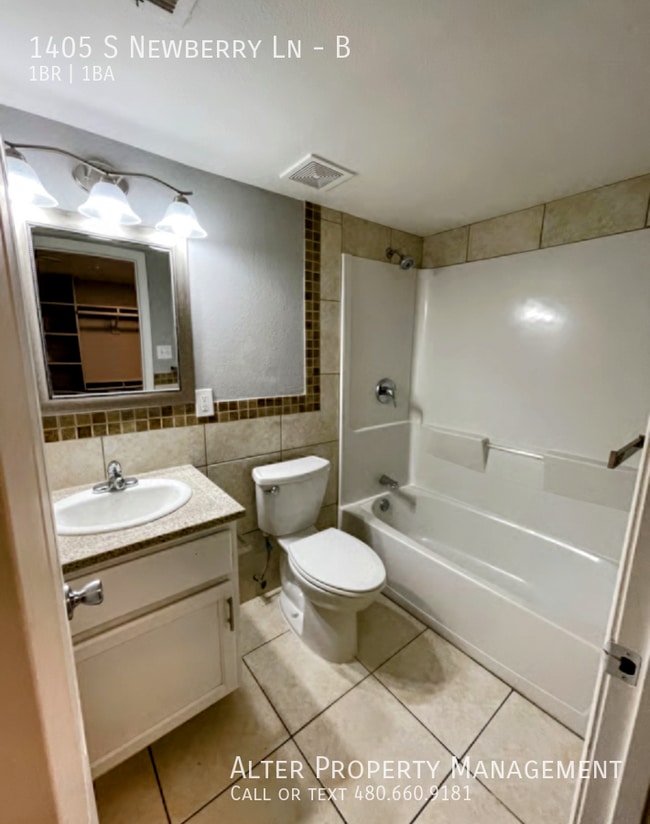 Building Photo - 1405 S Newberry Ln