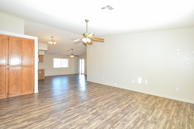 Building Photo - 2866 S 30th Dr