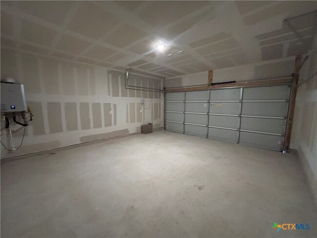 Building Photo - 728 Horsetail Ln
