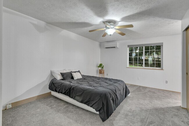 Building Photo - South Hill Puyallup 3 bed/2bth Home