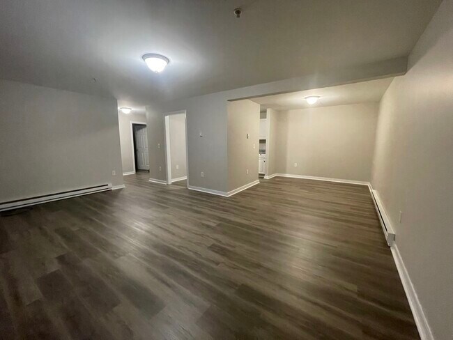 Building Photo - 85 Old Town Rd