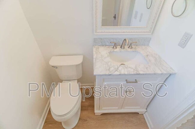 Building Photo - 432 Longspur Ct
