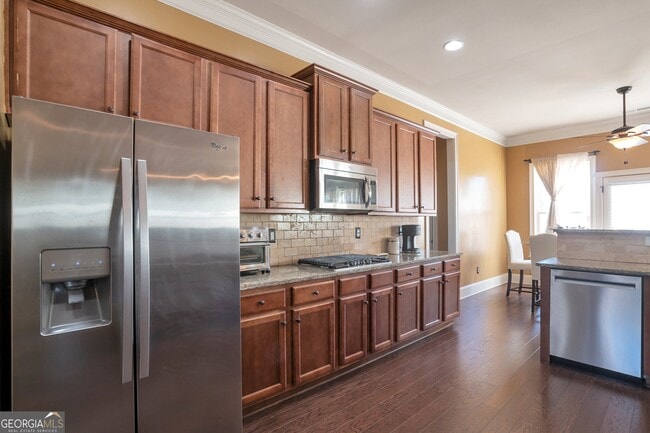 Building Photo - 200 Claret Way