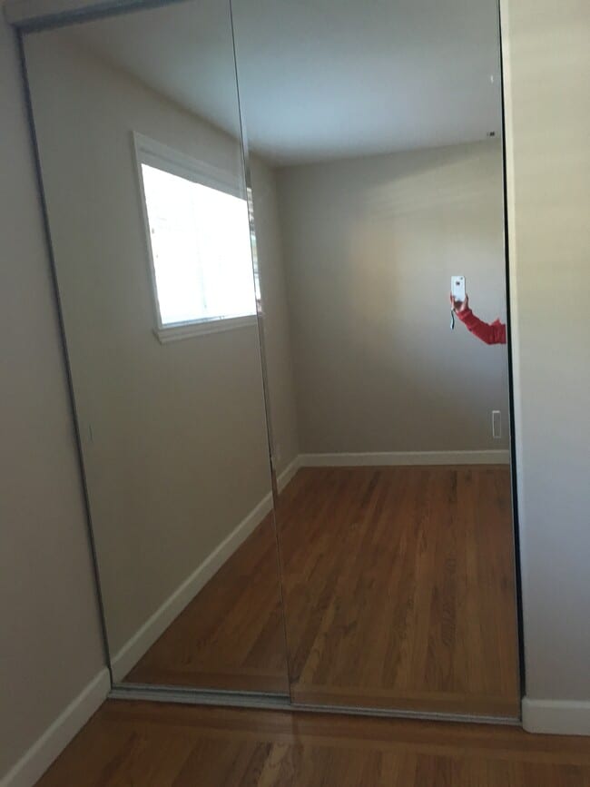 Building Photo - 2376 Forbes Ave