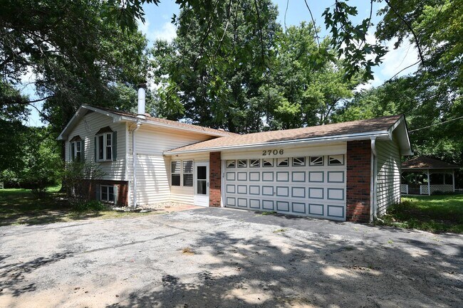 Building Photo - 2706 Christy Ave