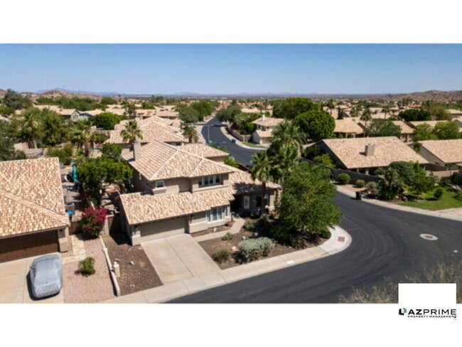Building Photo - Stunning 5/3 Phoenix home in the prestigio...