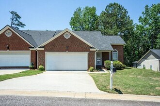 Building Photo - 537 Cedar Rock Dr
