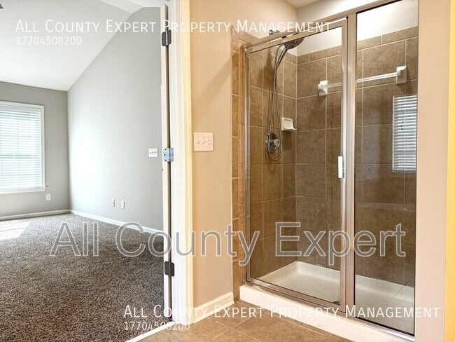 Building Photo - 3670 Fedorite Walk