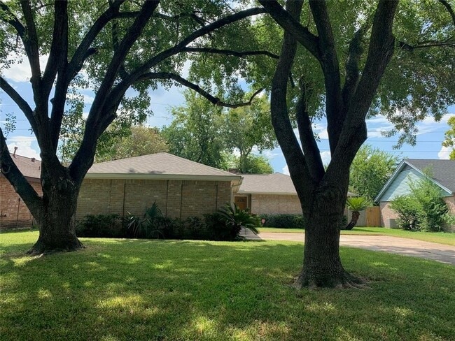 Primary Photo - 14403 Locke Ln