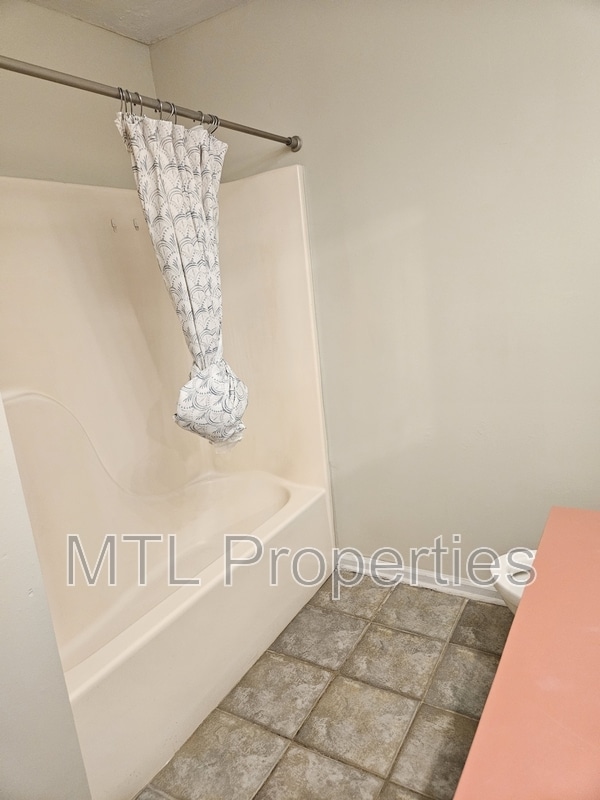 Building Photo - 1636 Hunters Trail