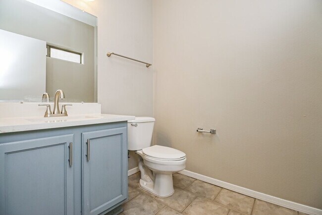 Building Photo - 261 N Valle Verde