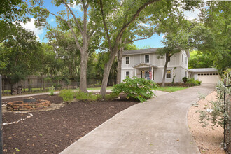 Building Photo - 7243 N Vandiver Rd