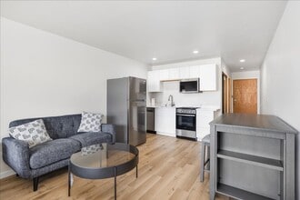 Building Photo - Cedar Lodge 218