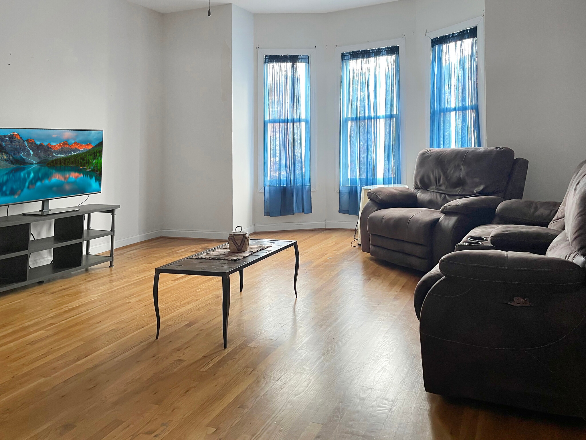 Living Room - 2242 Linden Ave
