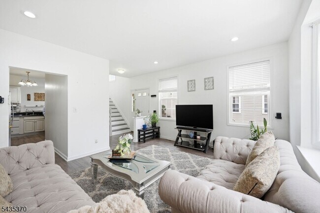 Building Photo - 216 Barringer Dr