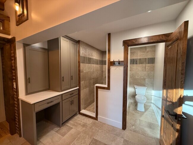 Building Photo - 233 Ranchwood Trail