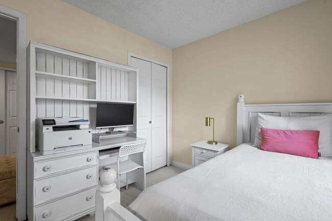 Building Photo - 4233 S Richfield Way