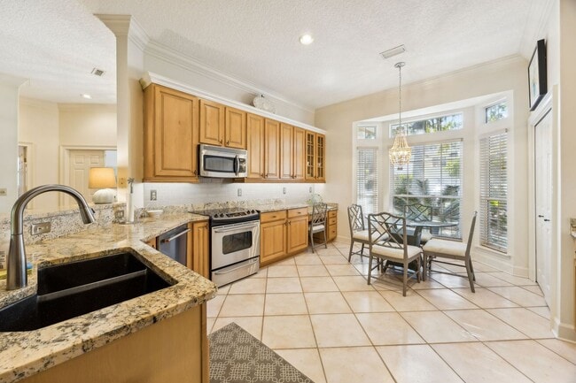 Building Photo - Ocean Village, 3 bed, 2 bath, FULLY furnished home! Walk to the Beach!