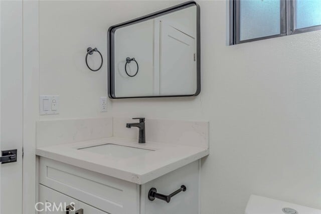 Building Photo - 5825 View Cir