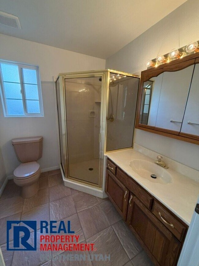 Building Photo - Single Family Home in River Ridge