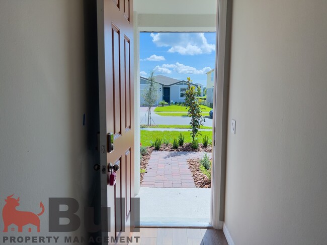 Building Photo - 590 Amadoras Wy