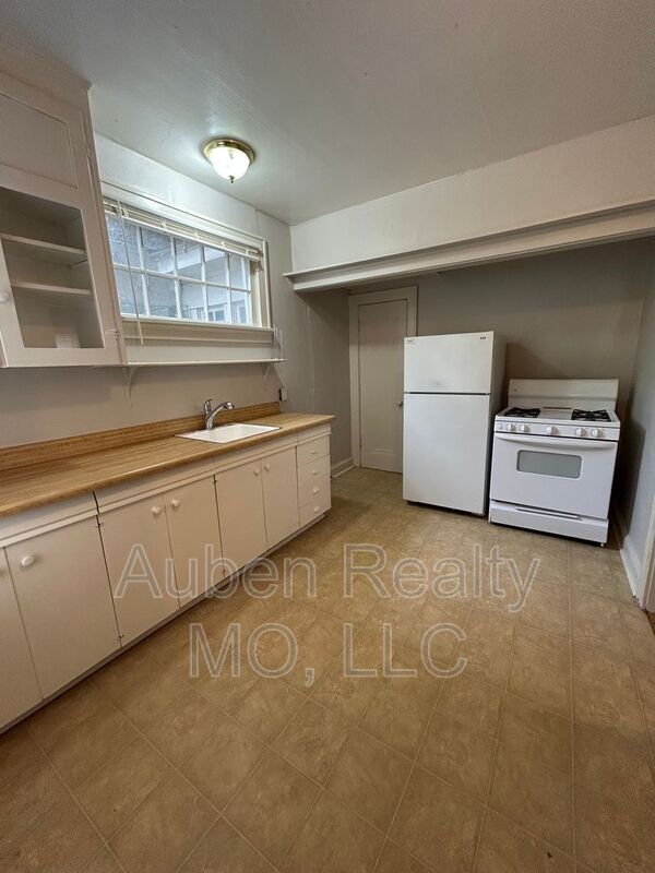 Building Photo - 5412 Harrison St