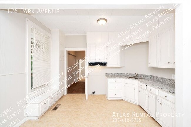 Building Photo - 126 Park Ave