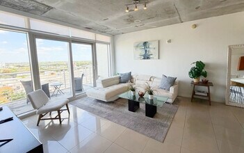 Building Photo - 3250 NE 1st Ave