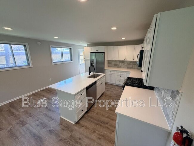 Building Photo - 205 Juniper Rd