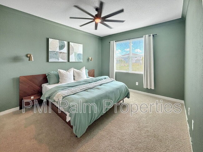 Building Photo - 5989 SE Sky Blue Cir