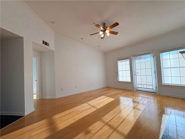 Building Photo - 3275 Lenox Rd NE