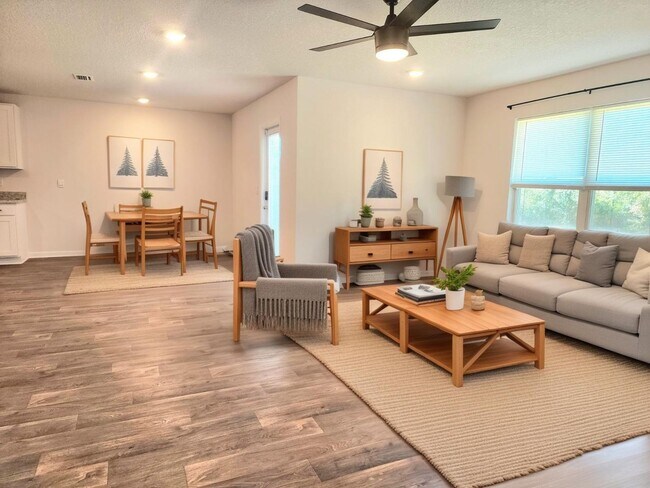 Building Photo - Perfectly Located, Pet Friendly, 4/2 Home ...