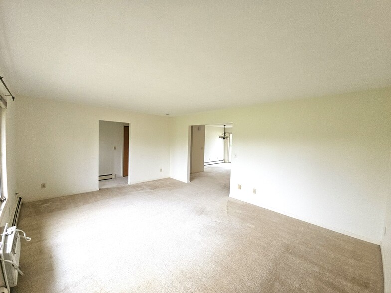 Living Room - 149 Eastland Dr