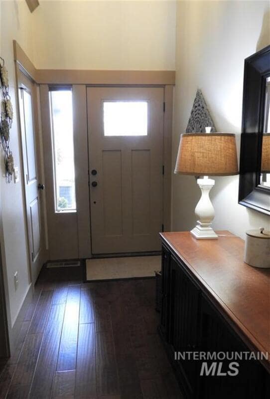 Building Photo - 2084 W Pine Ave