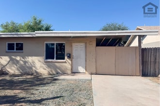 Building Photo - 2Bed/1Bath Duplex at McDowell/32nd St! Ready for Immediate Move-In! – NO HOA!