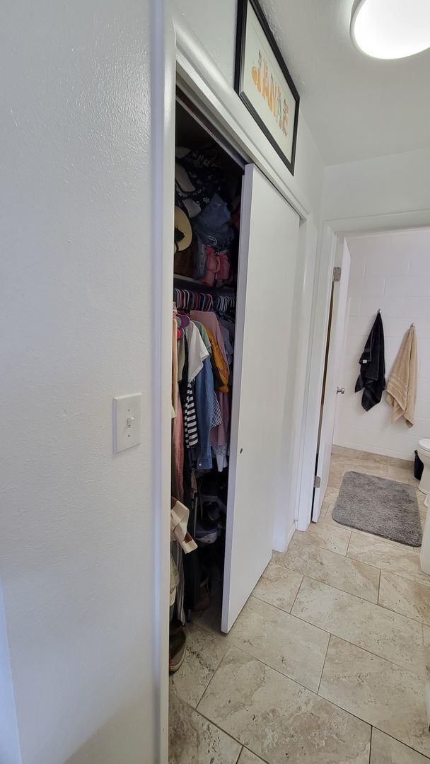 Building Photo - Studio Apartment with Granite Countertops