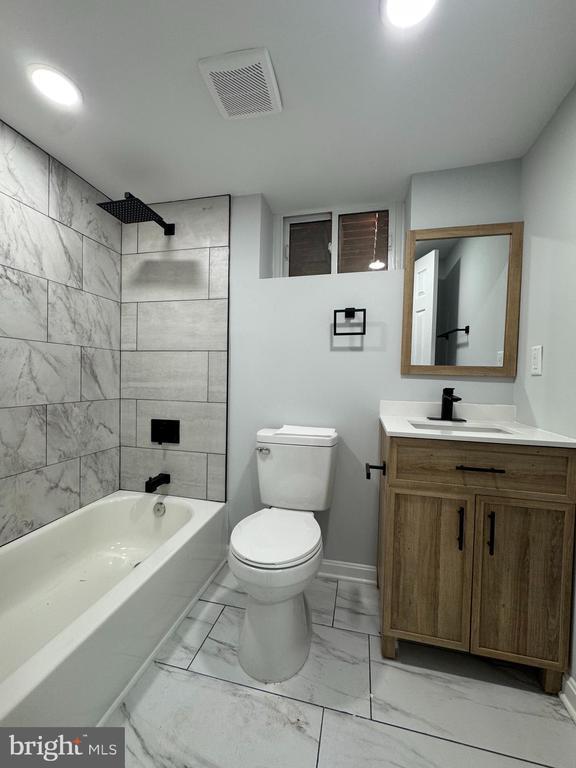 Building Photo - 5612 62nd Ave