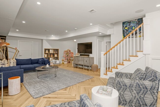 Building Photo - 4 Vani Ct