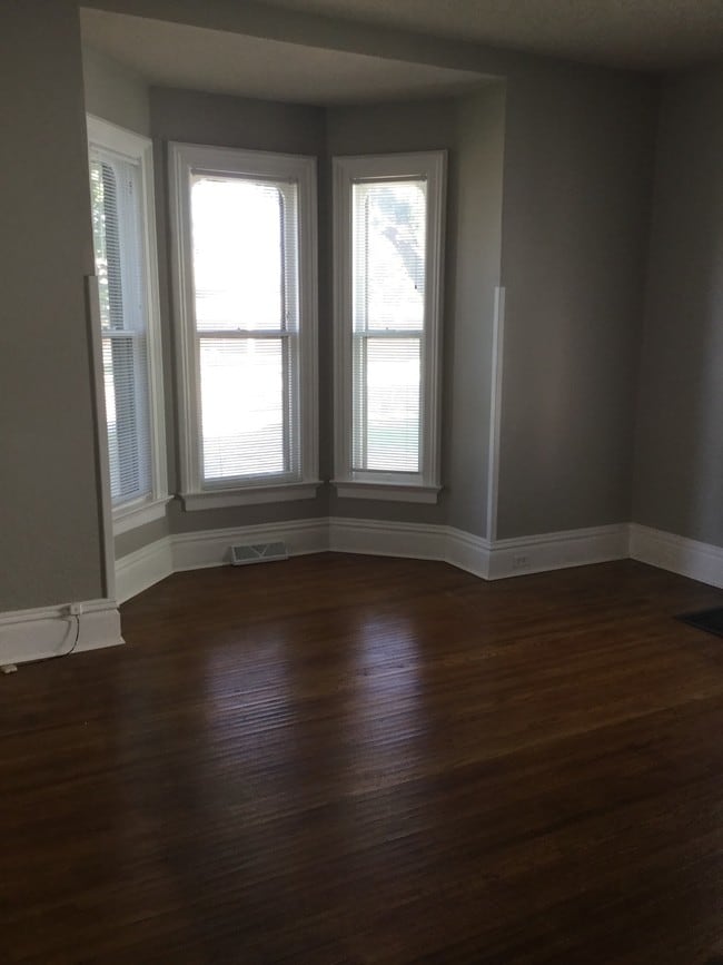 Building Photo - 610 N Brinton Ave