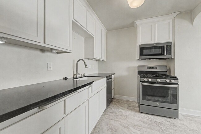 Building Photo - 1109