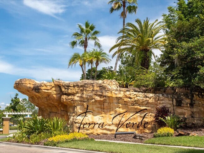 Building Photo - 113 Pompano Beach Dr