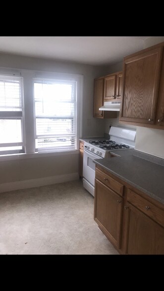 Building Photo - 773 Savin Ave