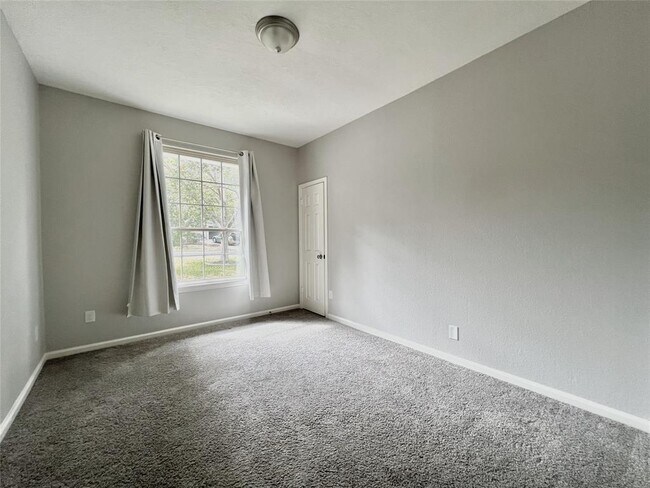 Building Photo - 11917 Meadowfire Dr