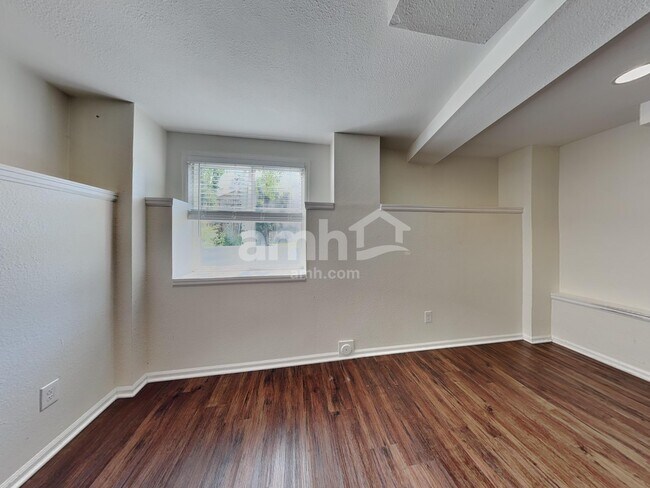 Building Photo - 13656 Adams St