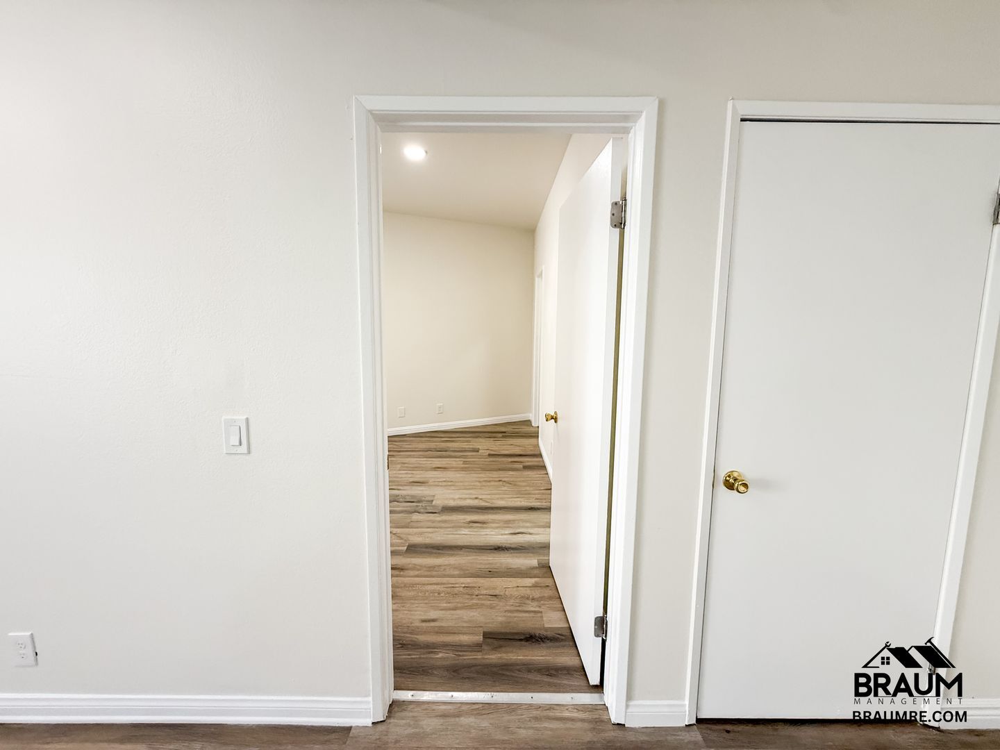 Building Photo - 11459 Collins St