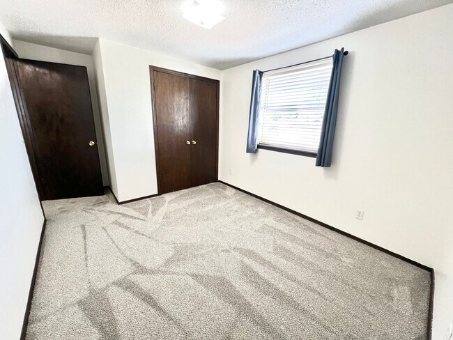 Building Photo - ?Spacious Home Near Tinker Airforce Base ?