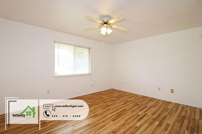 Building Photo - 2875 Tropicana Ct