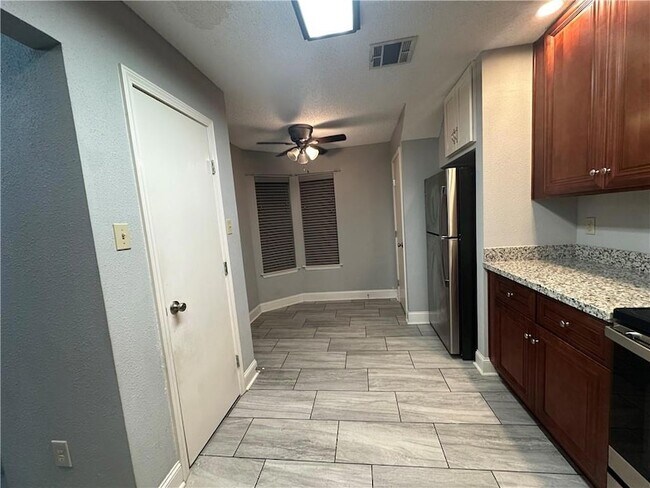 Building Photo - 177 Avant Garde Cir